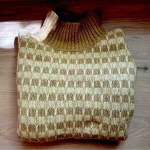 Everlane Buttery Yellow The Cloud Turtleneck - L